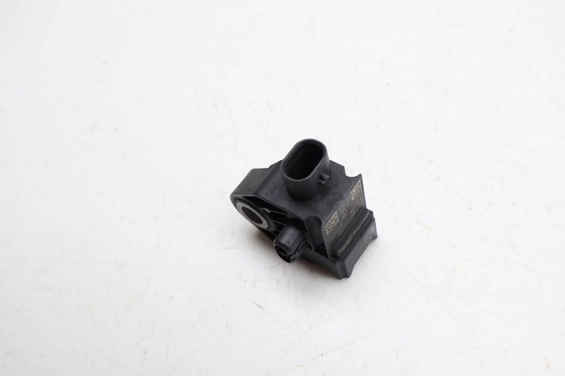 Impact / Crash Sensor 561959659 — Used (SKU 669554)