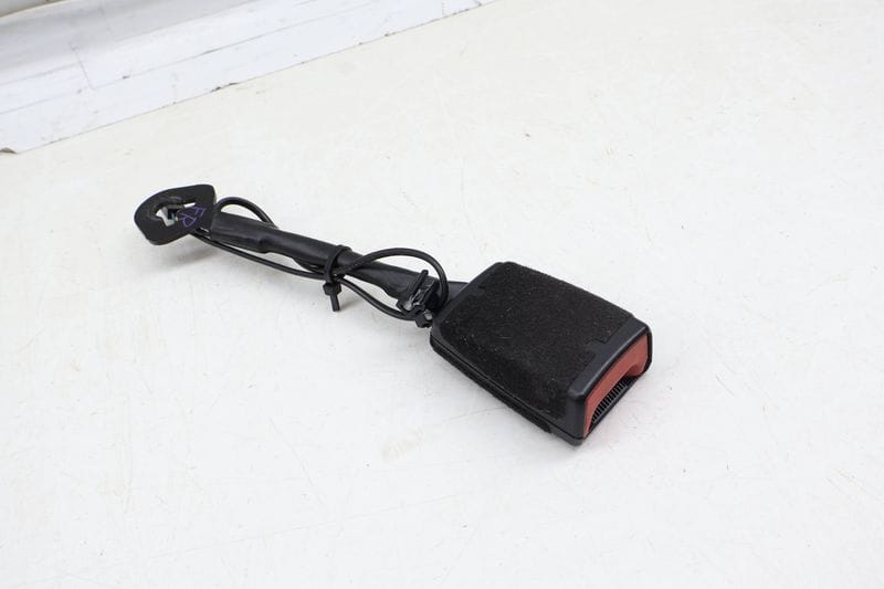 Seat Belt Buckle / Receiver 561857756K — Used (SKU 669479)