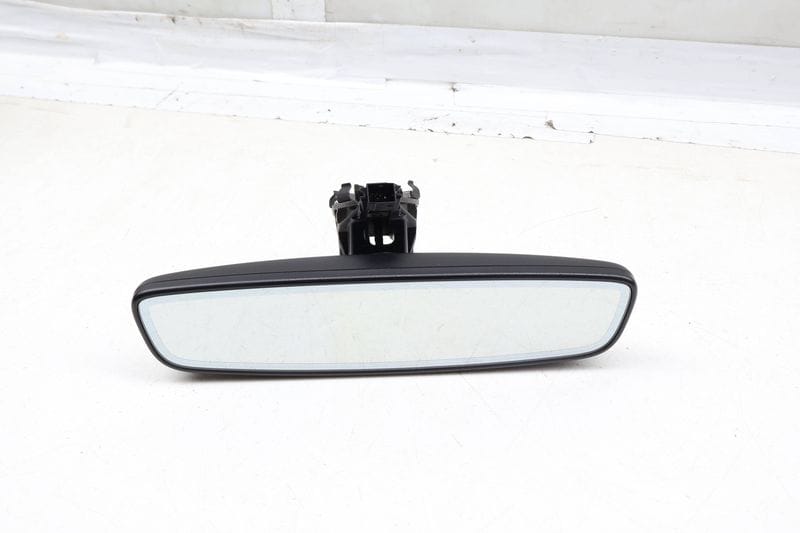 Interior Rear View Mirror w/ Auto Dim 3G0857511AM — Used (SKU 669472)