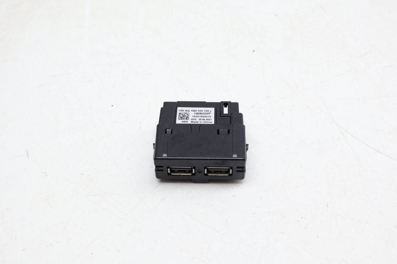 Center Console Dual USB Port / Module 5Q0035726L — Used (SKU 669551)