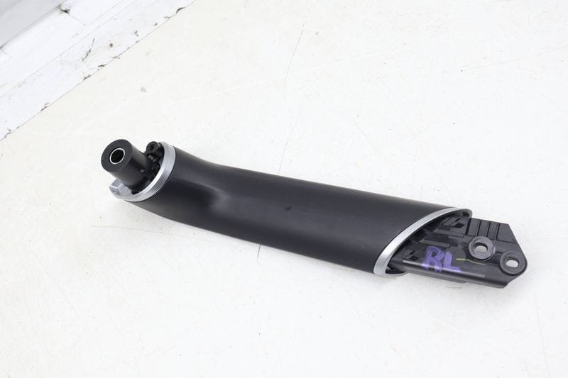 Door Panel Grab Handle 561868187D — Used (SKU 669567)