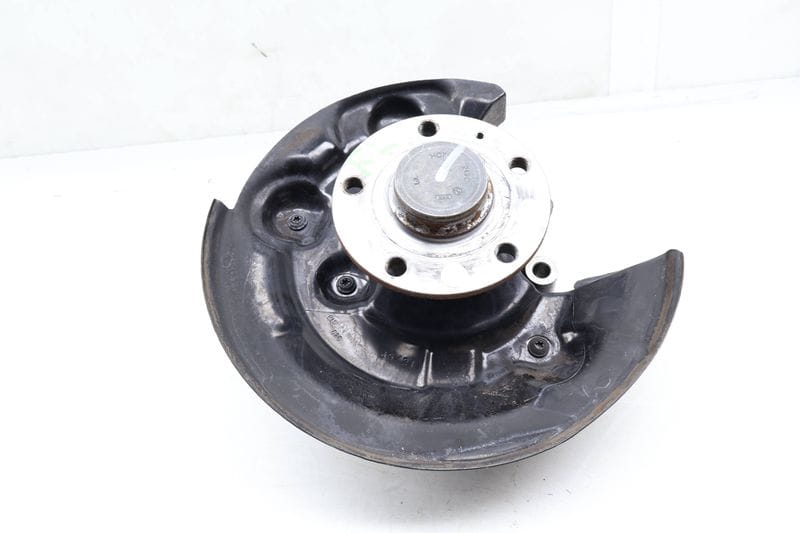 Spindle Knuckle w/ Wheel Bearing 5C0505435B — Used (SKU 641661)