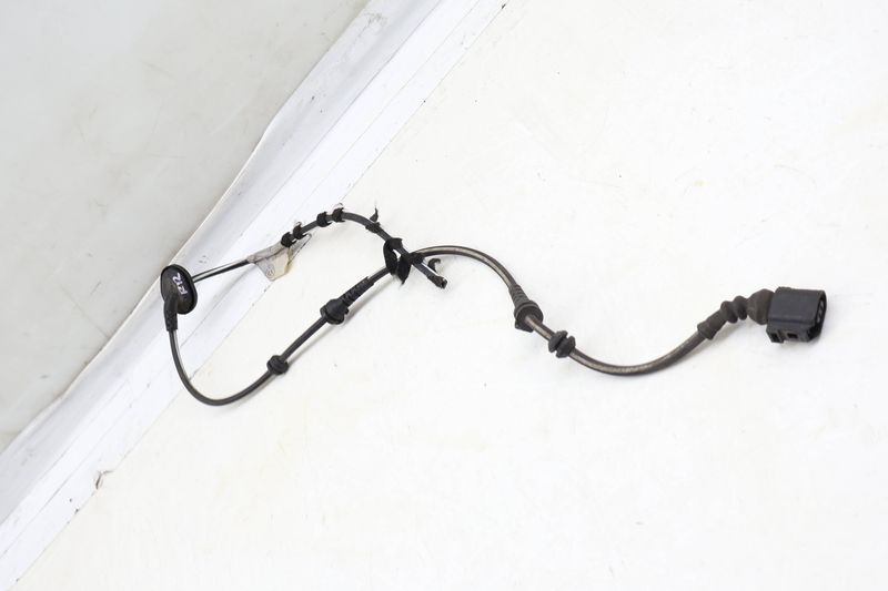 ABS / Speed Sensor Wiring Harness 561927904A — Used (SKU 669765)