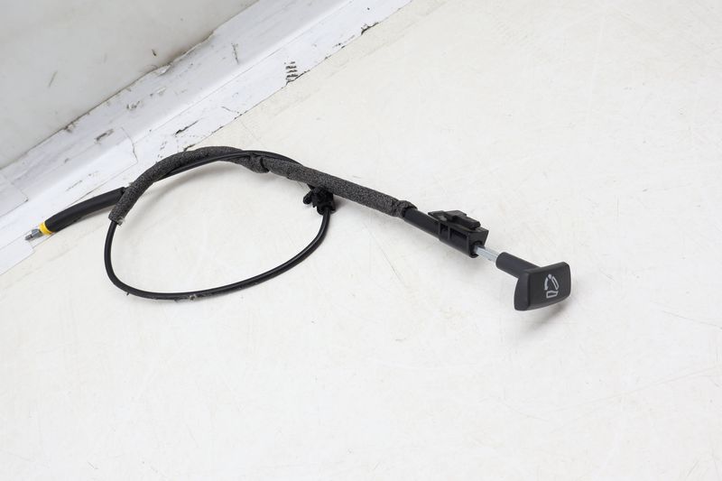 Seat Release Handle / Cable 561885682 — Used (SKU 669486)