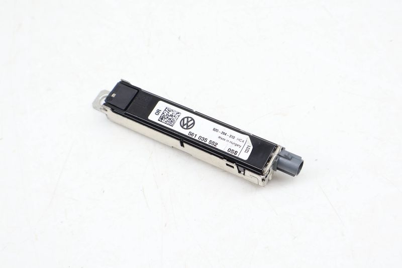 Radio Antenna Booster 561035552 — Used (SKU 669585)
