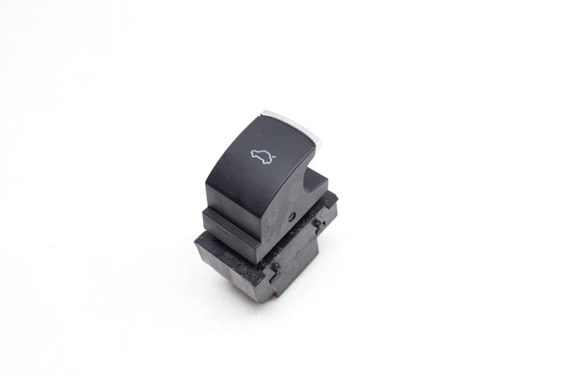 Trunk Release Button / Switch 561959831A — Used (SKU 669544)