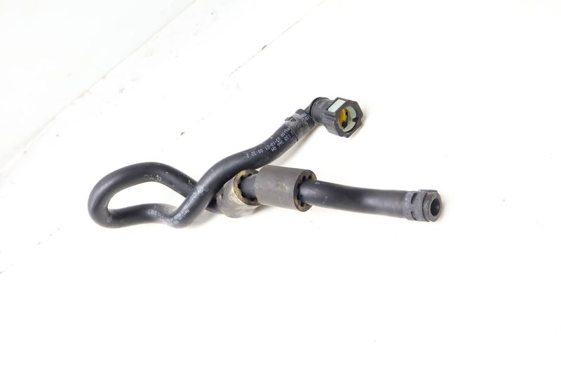 Vacuum / Breather Hose w/ Purge Valve 5C0133366AM — Used (SKU 669779)