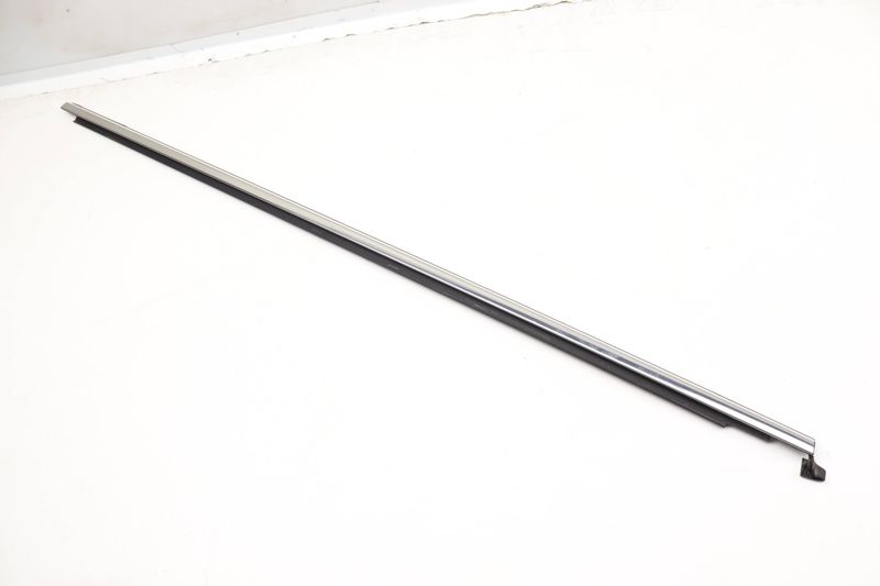 Exterior Door Window Slot Seal / Trim 2GJ839476 — Used (SKU 600978)