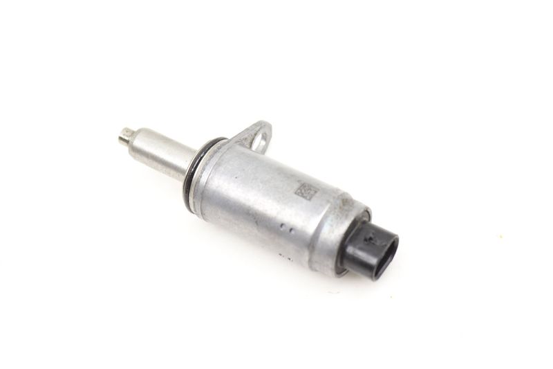 Cam Valve / Camshaft Adjustment Solenoid 06E103697Q — Used (SKU 582818)