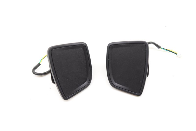 Steering Wheel Tiptronic Shift Paddle / Button Set 82A951523J — Used (SKU 582943)
