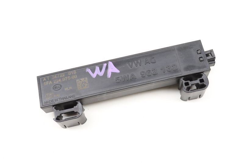 Kessy / Keyless Entry Antenna 5WA962132 — Used (SKU 599039)