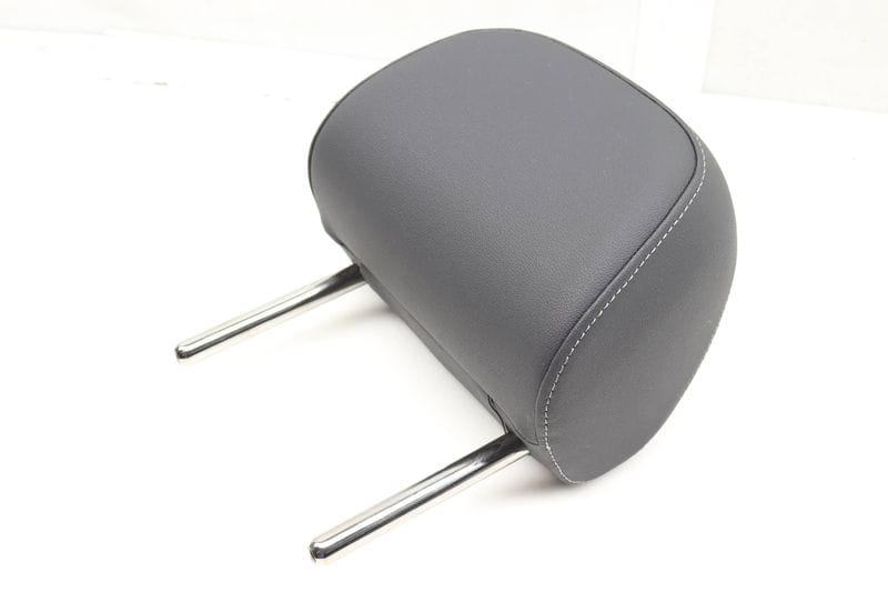 Headrest / Head Rest 8Y5885901 — Used (SKU 582529)