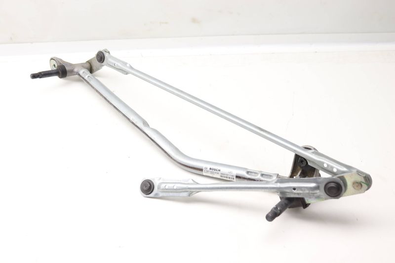 Windshield Wiper Transmission / Bracket 8Y1955023B — Used (SKU 582726)
