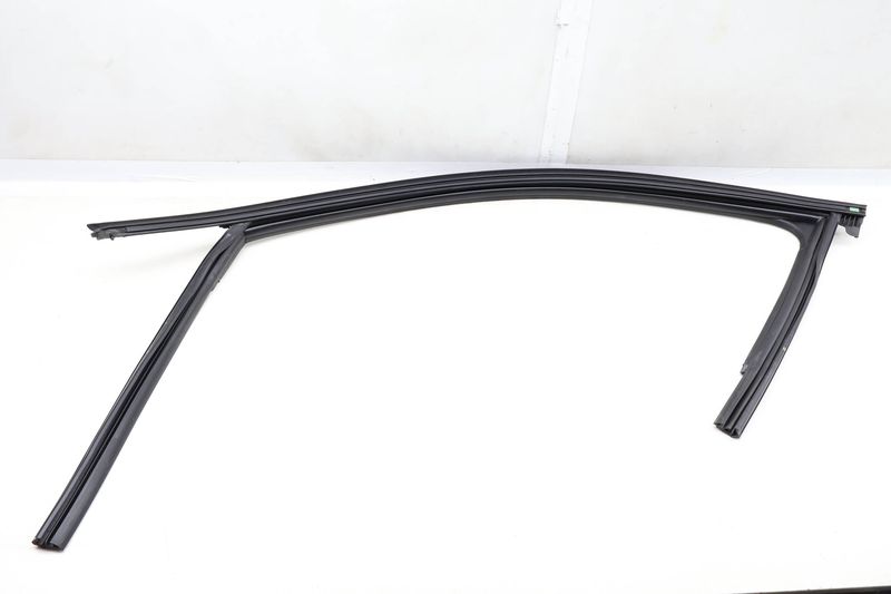 Door Window Glass Channel / Seal 8W0837431D — Used (SKU 627601)
