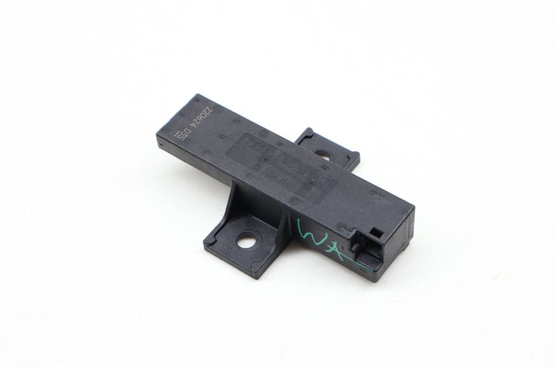 Kessy / Keyless Entry Antenna 4M0907247 — Used (SKU 627751)