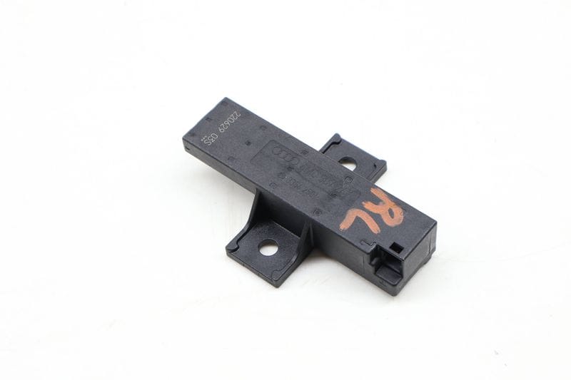Kessy / Keyless Entry Antenna 4M0907247 — Used (SKU 627752)