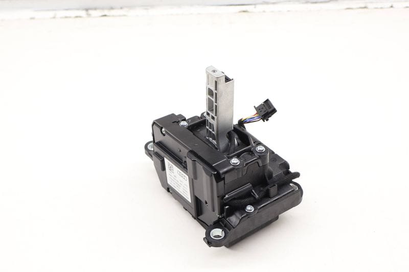 Automatic Shift / Shifter Assembly 80B713041AD — Used (SKU 617009)