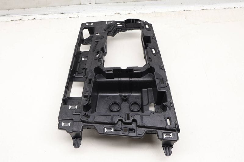Automatic Shifter Mount Bracket 80B864261E — Used (SKU 617013)