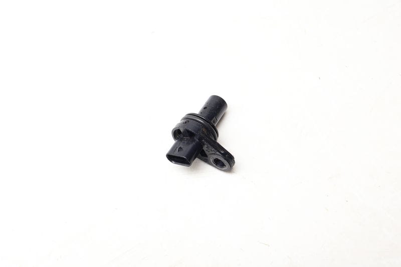 Cam / Camshaft Position Sensor 13628644374 — Used (SKU 695582)