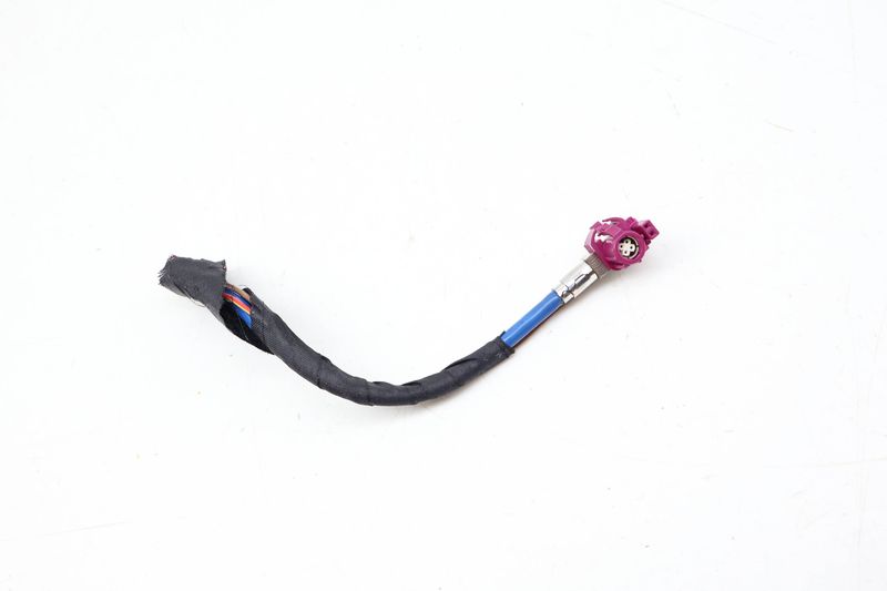 Display Screen / Monitor Wiring Connector Pigtail 9229925 — Used (SKU 695683)