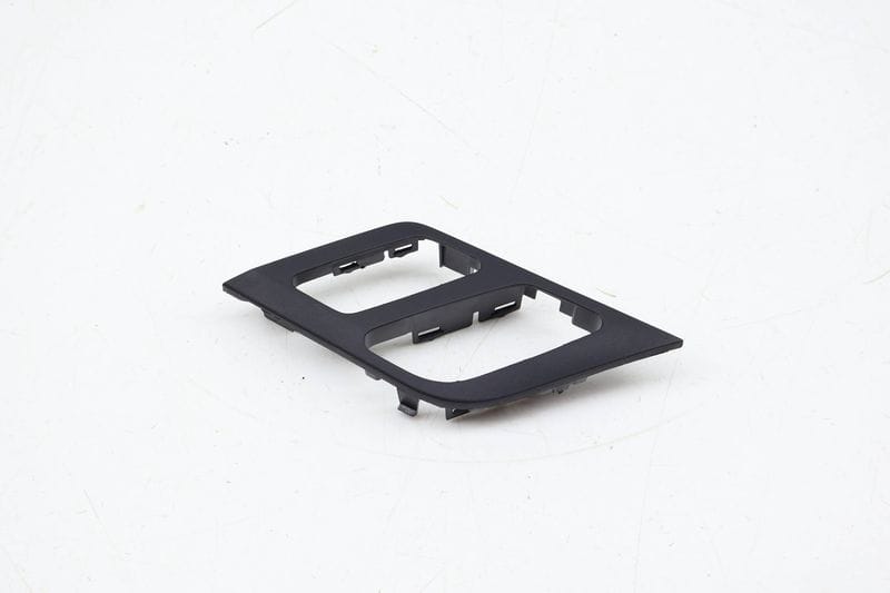 Door Lock / Unlock Trim / Bezel 51417422695 — Used (SKU 695506)
