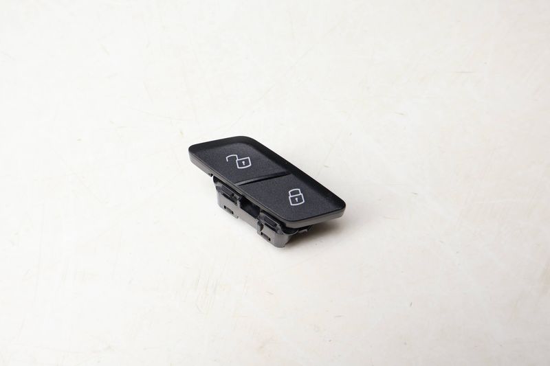 Lock / Unlock Door Switch 61319386781 — Used (SKU 695538)