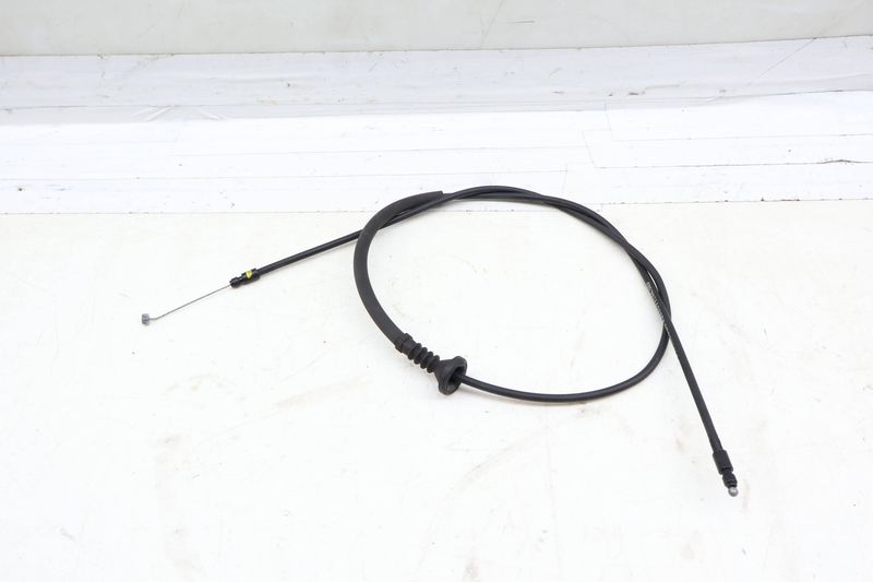 Hood Bowden / Release Cable 9450864 — Used (SKU 695888)