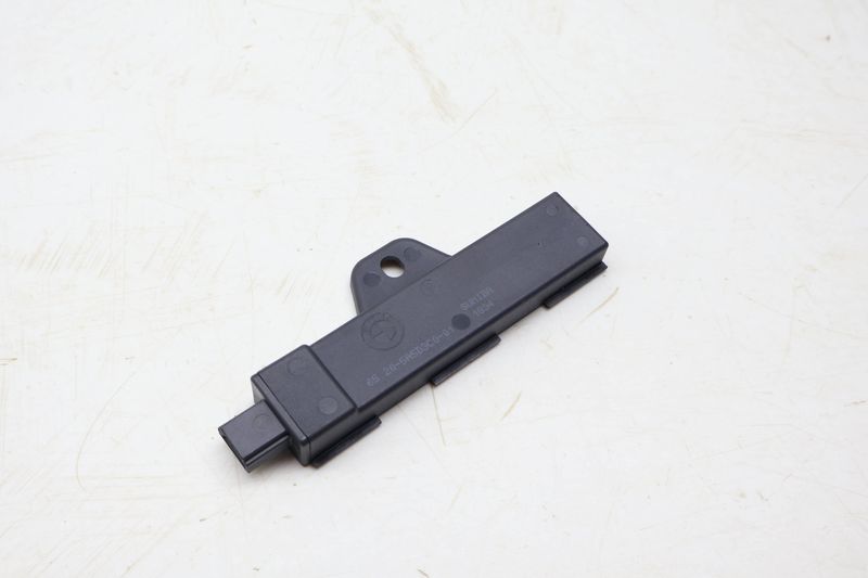 Kessy / Keyless Entry Antenna (INNER) 65205A5D3C0 — Used (SKU 695483)