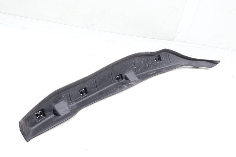 Fender Side Panel Seal 51487395549 — Used (SKU 695721)