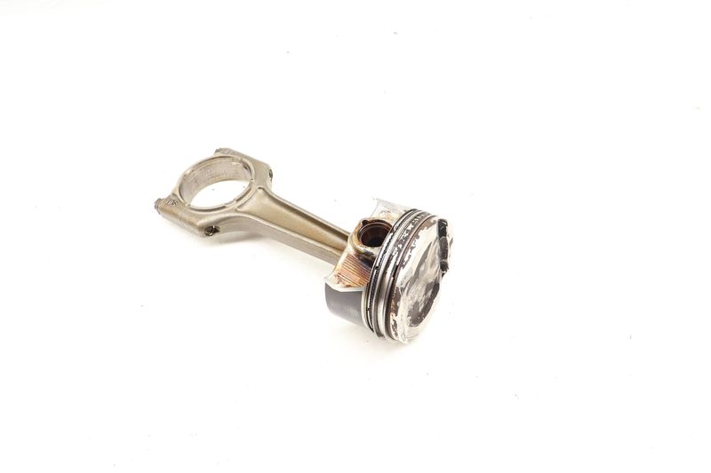 Piston w/ Connecting Rod 5A24670 — Used (SKU 695826)