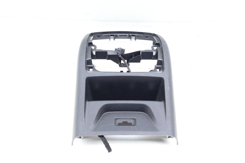 Center Console Trim / Bezel 9461902 — Used (SKU 695637)