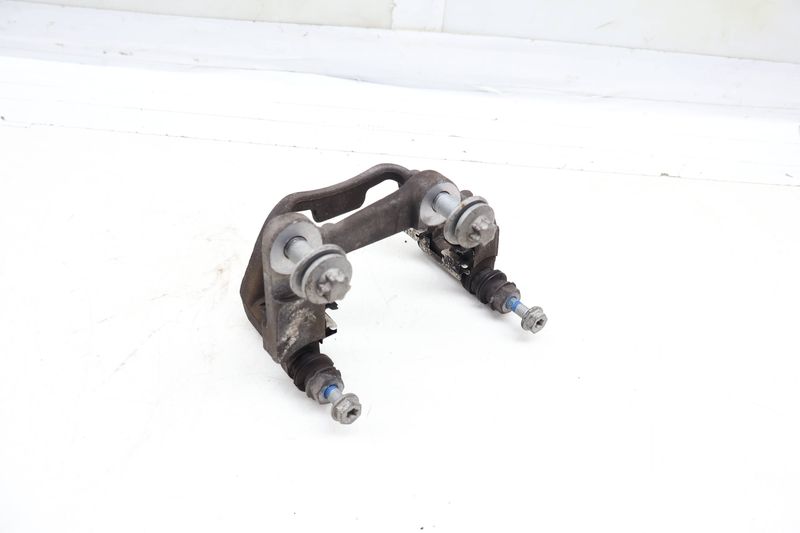 Brake Caliper Carrier / Bracket 34206887387 — Used (SKU 695782)