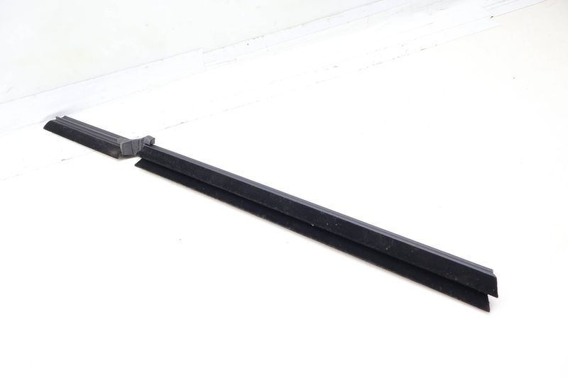Door Window Slot Seal / Trim 51357393429 — Used (SKU 695725)
