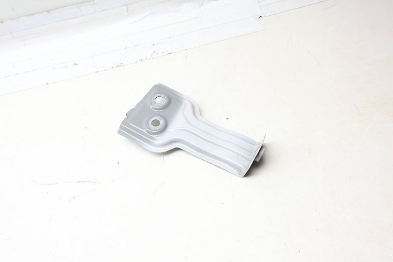 Fender Mount Bracket 41357397516 — Used (SKU 695765)
