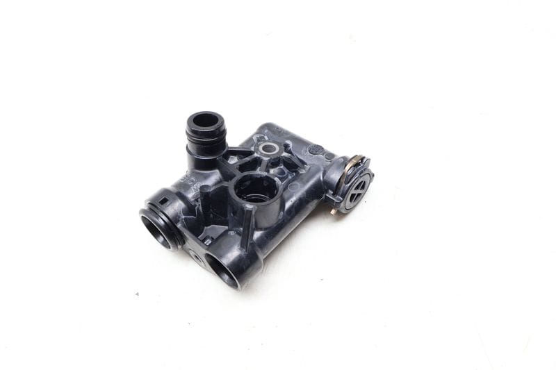 Thermostat 17228678822 — Used (SKU 695879)