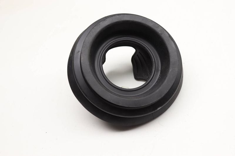 HVAC Unit Case Grommet 9J1816126 — Used (SKU 573811)