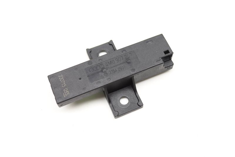 Kessy / Keyless Entry Antenna 4M0907247 — Used (SKU 573561)