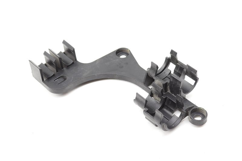Coolant Hose / Line Set Bracket 9J1121264 — Used (SKU 573231)