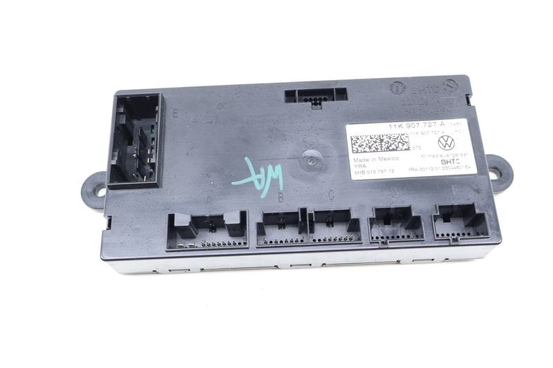 AC / Air Conditioner Control Module 11K907727A — Used (SKU 691702)