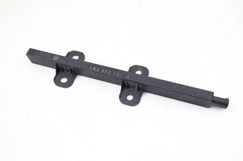 Kessy / Keyless Entry Antenna 5WA962131C — Used (SKU 691628)
