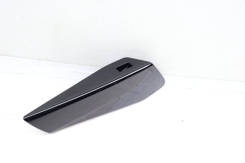 Door Panel Trim Cover / Armrest 11K867227 — Used (SKU 691841)