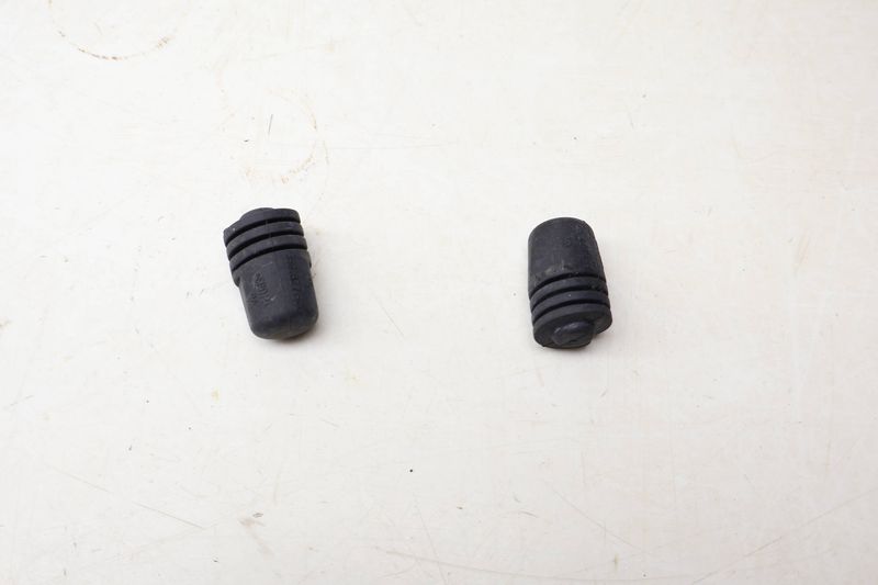 Rubber Bumper / Stop Set 357827500 — Used (SKU 692031)