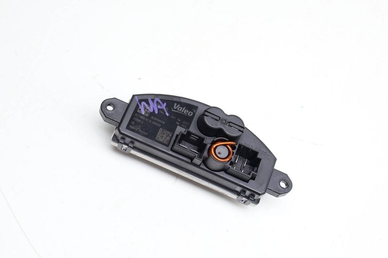 Blower Motor Resistor 5WA907521 — Used (SKU 708530)