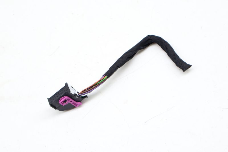 Instrument Cluster Wiring Connector / Pigtail (18-PIN) 5Q0972718A — Used (SKU 708886)