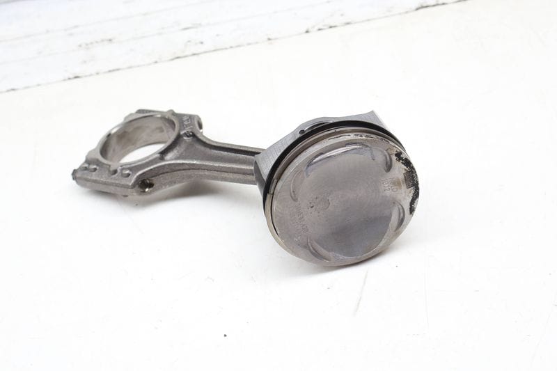 Piston w/ Connecting Rod 06H198401D — Used (SKU 709078)
