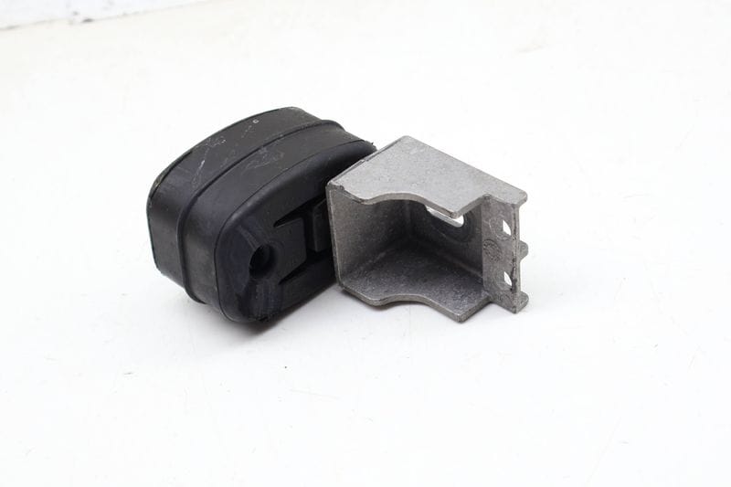 Exhaust Hanger / Mount / Bracket 5Q0253144E — Used (SKU 708727)