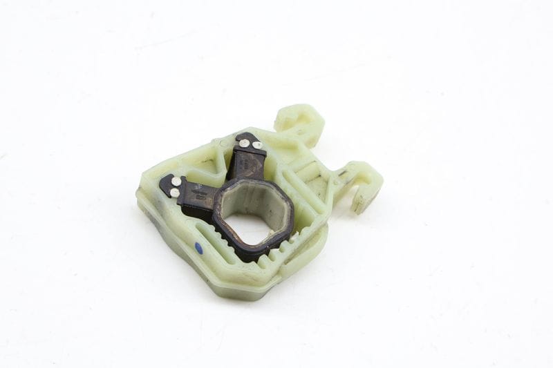 Upper Rubber Isolator / Mount / Bracket 5Q0121367G — Used (SKU 708644)