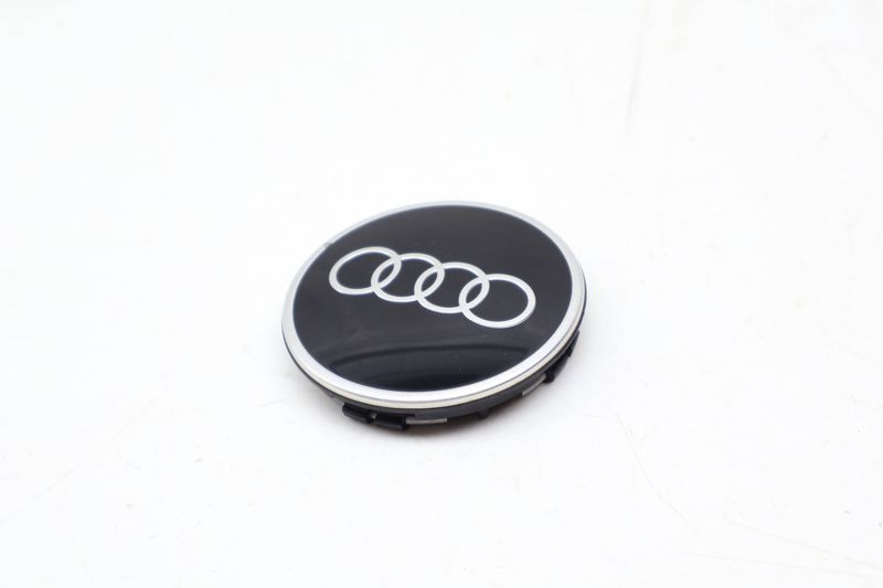 Wheel Center Cap 81A601170 — Used (SKU 708558)