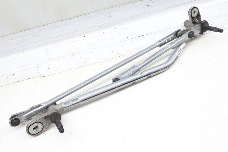 Windshield Wiper Transmission / Bracket 8Y1955023B — Used (SKU 708976)