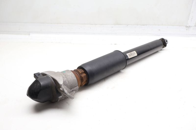 Adaptive Strut / Shock Absorber 8W7616025D — Used (SKU 739758)